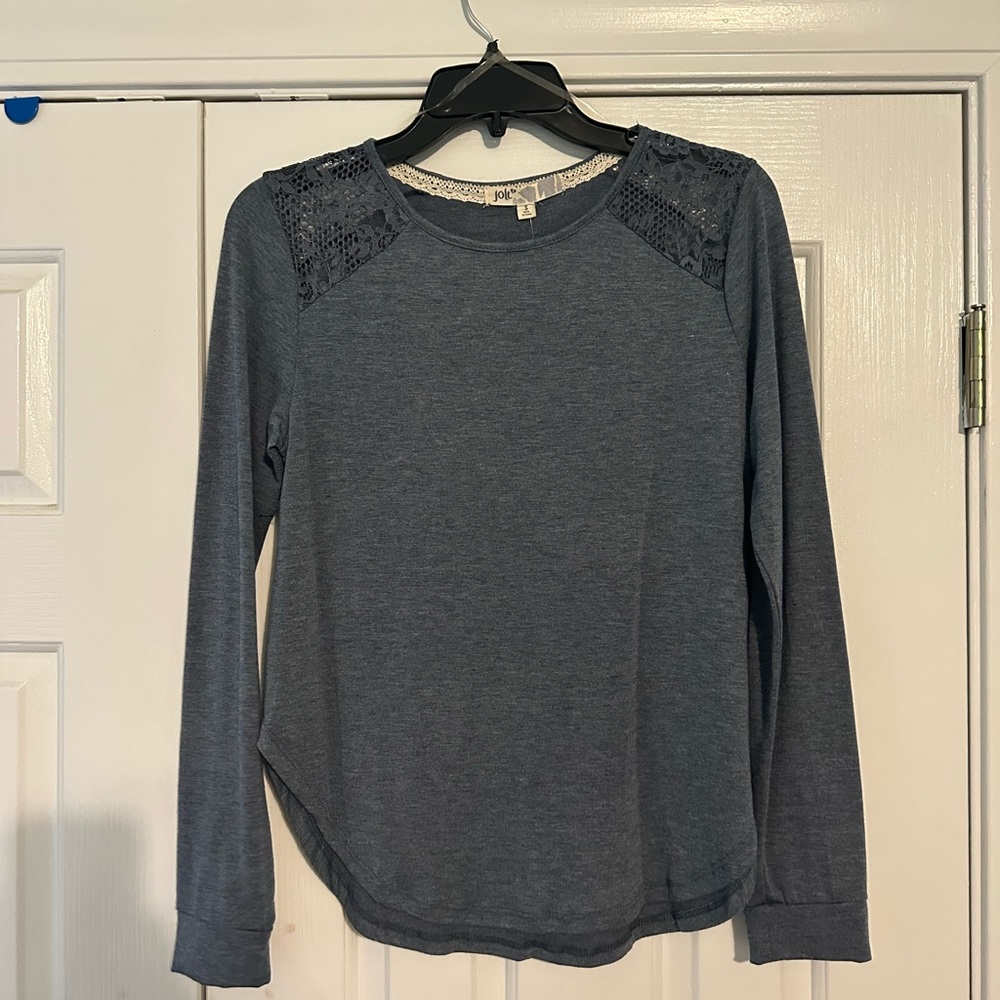 longsleeve navy shirt